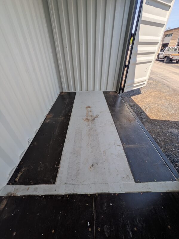 40' x 8' x 9.5' New (1 Trip) Shipping Container - Image 9
